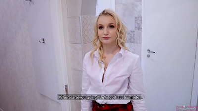 Молодая студентка изменяет своему парню с его другом | POV и кончили внутрь киски!